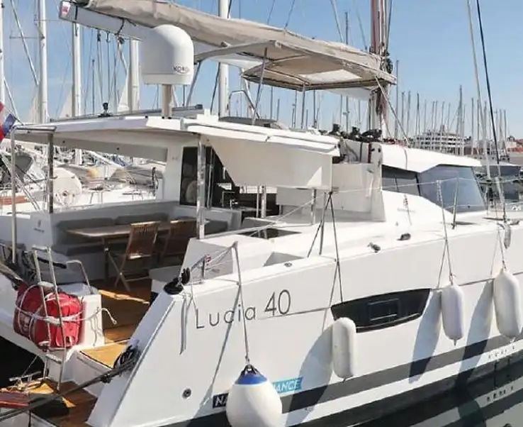Fountaine Pajot Lucia 40